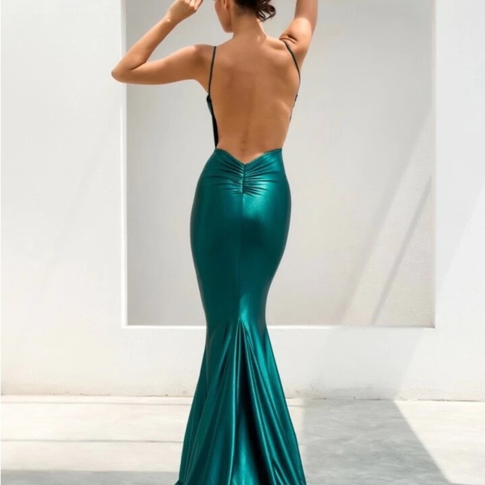 Emerald Green Deep V Neck Backless Ruched Long Wedding Slip Sheath Dress - Picture 5 of 12